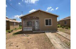 Welcome to this cozy 2 Bedroom, 1 Bathroom house for rent