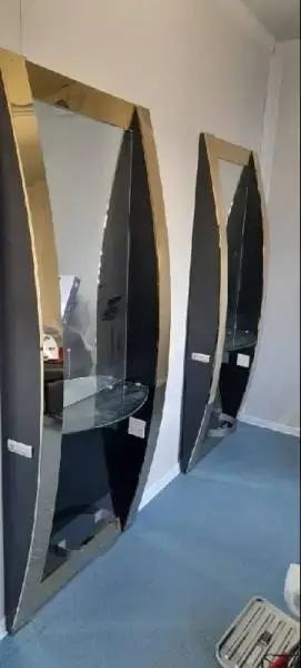 Furnished Barber and Hairdresser Booths for Rent