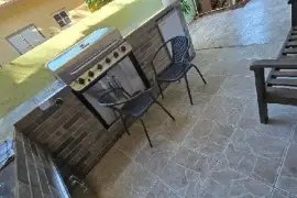 2 Bedrooms, 2.5 Bathrooms House