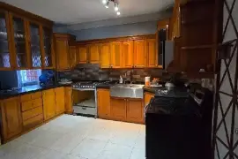 2 Bedrooms, 2.5 Bathrooms House