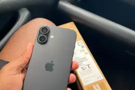 IPHONE 16 PLUS 128GB Network locked, eSIM