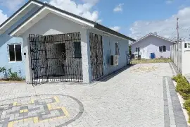 2 Bedrooms 1 Bathrooms House