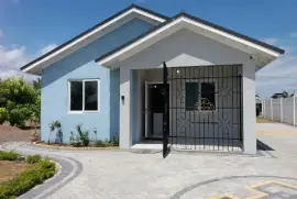 2 Bedrooms 1 Bathrooms House