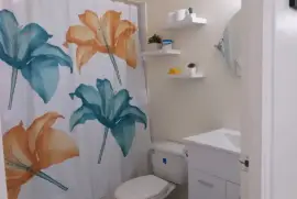 2 Bedrooms 1 Bathrooms House