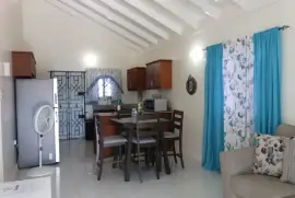 2 Bedrooms 1 Bathrooms House