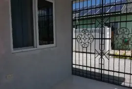 2 Bedrooms 1 Bathrooms House