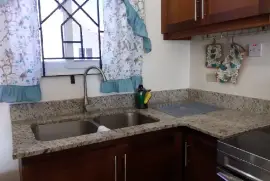 2 Bedrooms 1 Bathrooms House