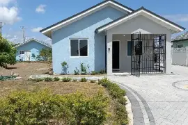 2 Bedrooms 1 Bathrooms House