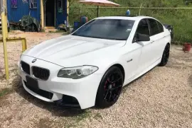 2011 BMW sport 528i