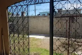 Beautifully Maintained 2 Bedroom, 2.5 Bathroom Townhouse