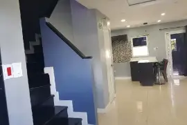 Beautifully Maintained 2 Bedroom, 2.5 Bathroom Townhouse