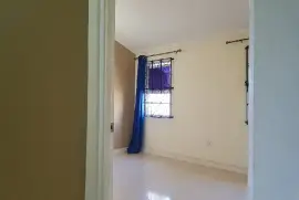 Beautifully Maintained 2 Bedroom, 2.5 Bathroom Townhouse