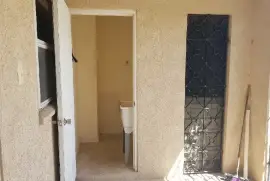 Beautifully Maintained 2 Bedroom, 2.5 Bathroom Townhouse