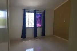 Beautifully Maintained 2 Bedroom, 2.5 Bathroom Townhouse