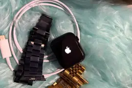 Apple Watch 8 45mm No fault. No idlers