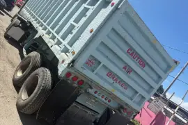 International 9300 eagle trailer head and tiptrail