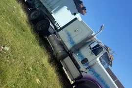 International 9300 eagle trailer head and tiptrail