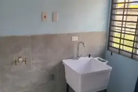 2 Bedrooms 1 Bathrooms House