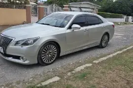 2014 TOYOTA CROWN