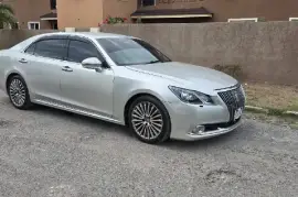 2014 TOYOTA CROWN