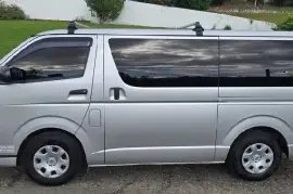 Toyota Hiace 2013