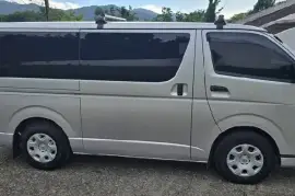 Toyota Hiace 2013