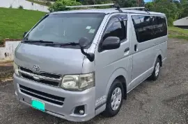 Toyota Hiace 2013
