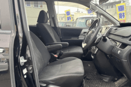 TOYOTA VOXY 2012  WHATSAPP +817027961938