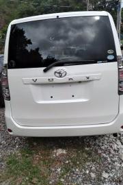 2010 toyota voxy
