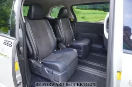 Toyota Estima 2013