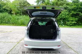 Toyota Estima 2013