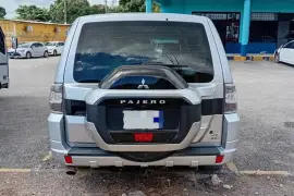 2017 Mitsubishi Pajero LHD