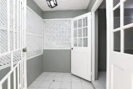Gated 1 Bedroom Apartment