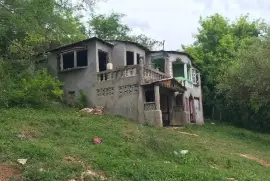Fixer-upper located in Park Mountain