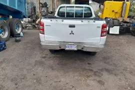 2016 Mitsubishi l200