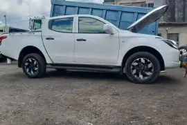 2016 Mitsubishi l200