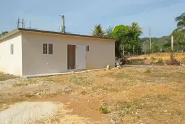2 Bedrooms 1 Bathroom House