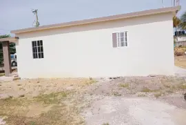 2 Bedrooms 1 Bathroom House