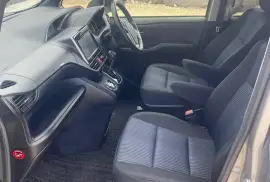 Newly imported 2015 Voxy Fully loaded