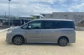 Newly imported 2015 Voxy Fully loaded