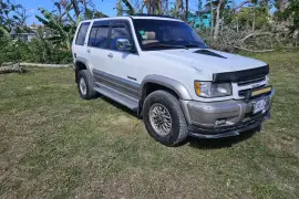 2001 Isuzu Trooper