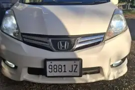 2013 Honda fit shuttle