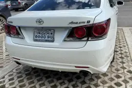 Toyota Crown S 2016