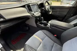 Toyota Crown S 2016