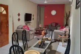 3 Bedrooms, 2 Bathrooms Apartment