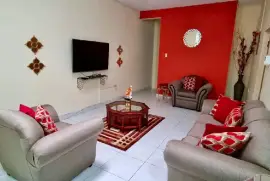 3 Bedrooms, 2 Bathrooms Apartment