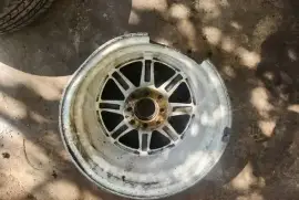 Damage 15inch off set rim