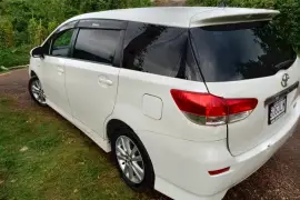 2011 TOYOTA WISH 2WD