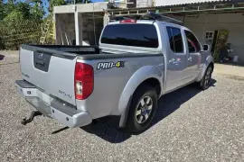 2013 nissan frontier 4x4 v6 left hand drive