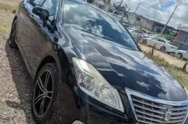 2012 Toyota Crown Royal Saloon